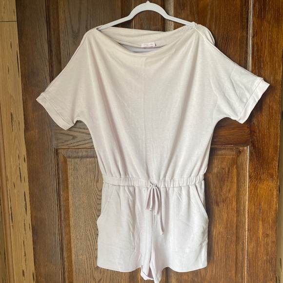 Pink Lily drawstring romper - Picture 2 of 3